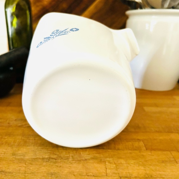 VTG CorningWare Blue Cornflower 2 Qt Gravy-Sauce Maker Mixing/Measure Bowl - Picture 5 of 9